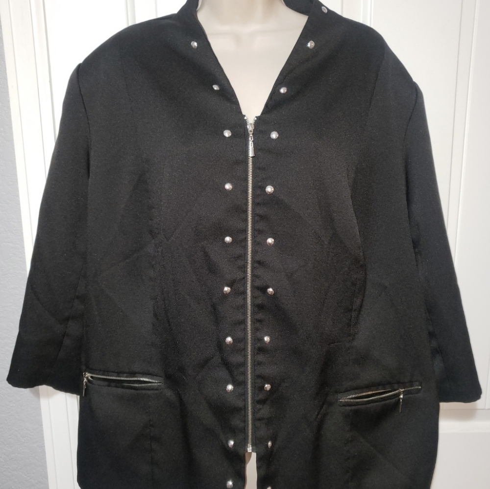 Wear Abouts black blazer